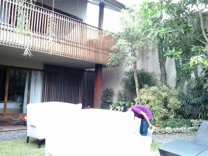 Jasa cuci sofa bed di Bali