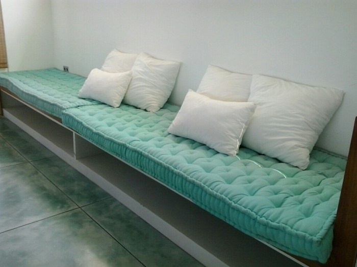 Jasa cuci springbed di Bali